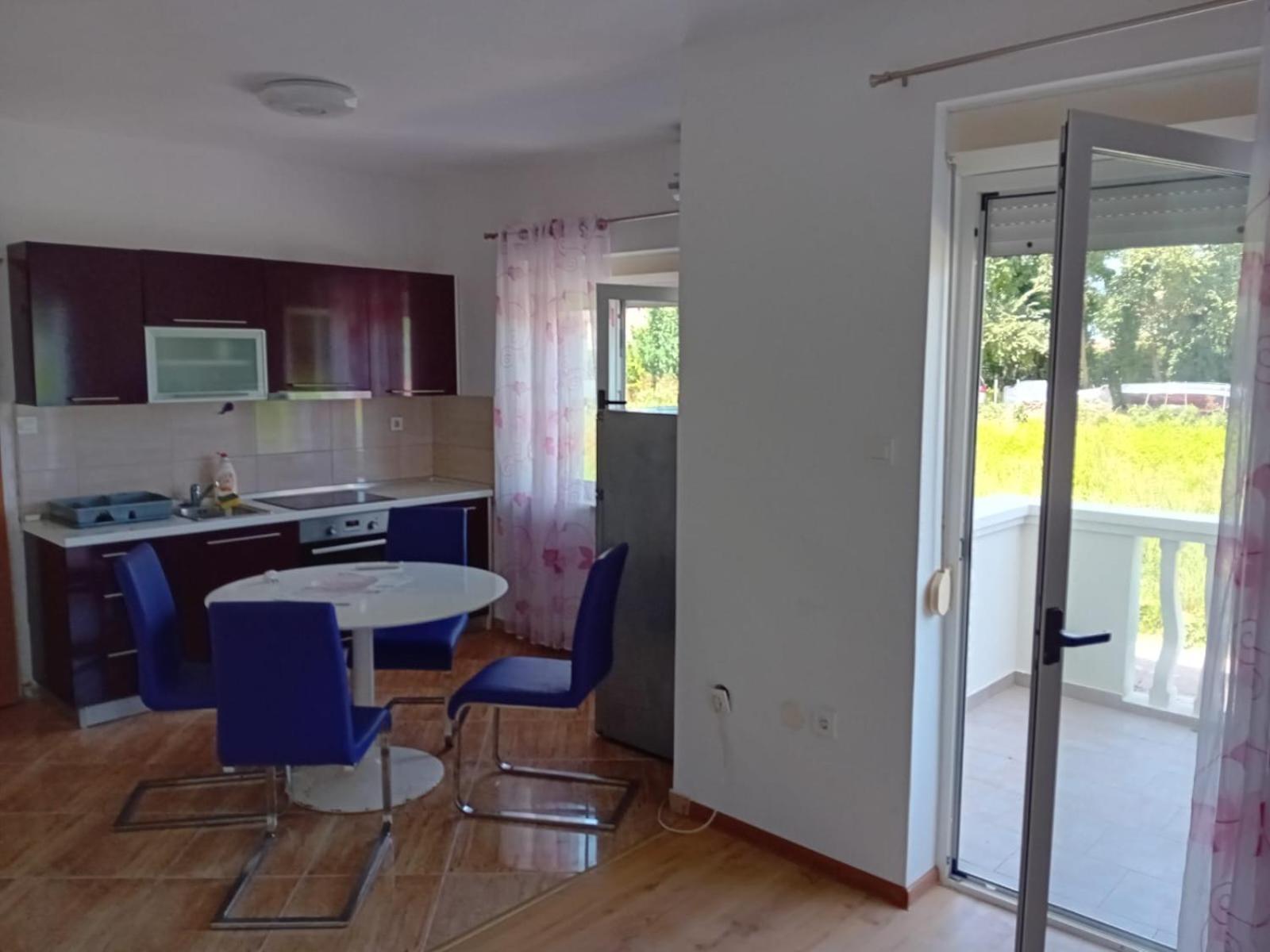 Apartments Toka Petrcane Luaran gambar