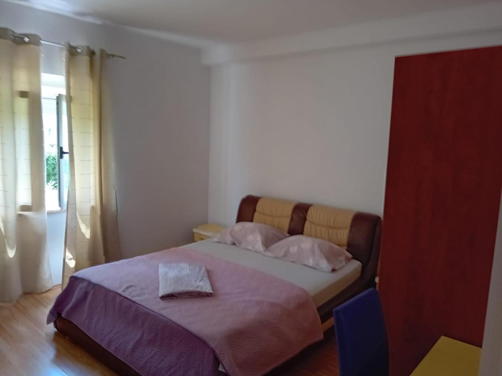 Apartments Toka Petrcane Luaran gambar