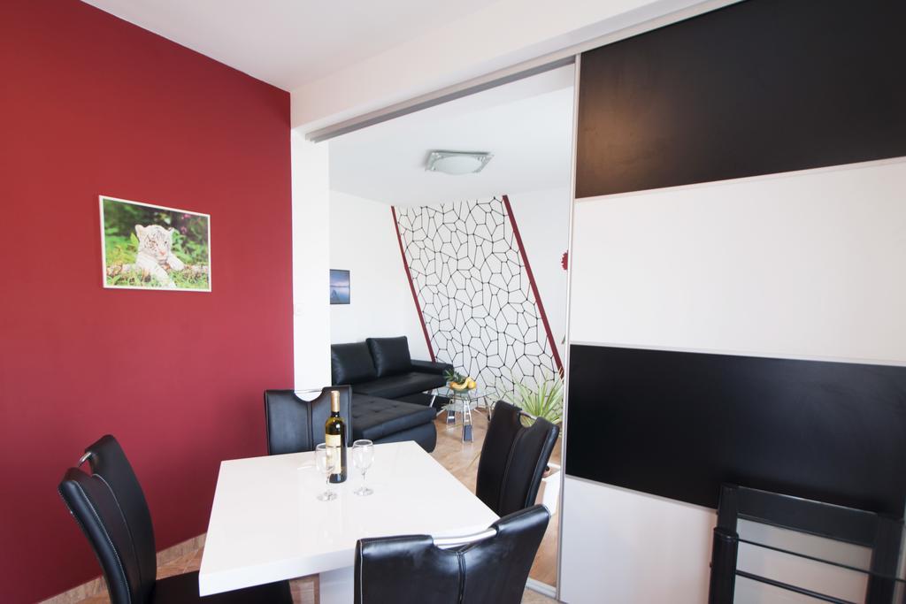 Apartments Toka Petrcane Bilik gambar